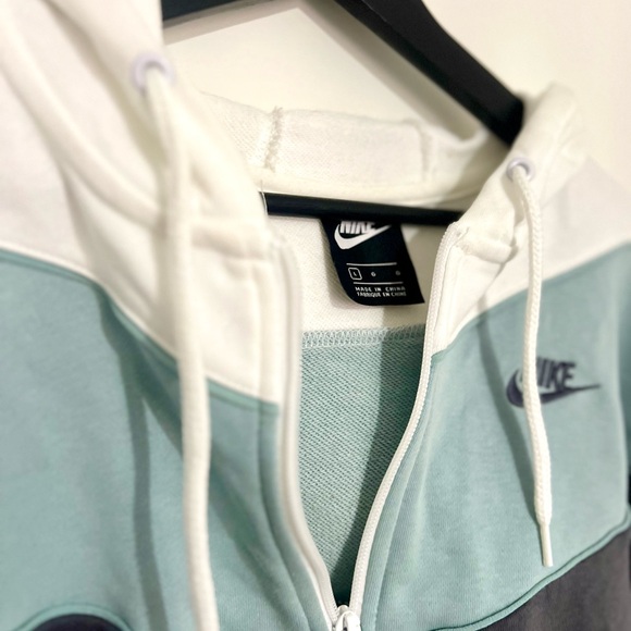 NIKE Pullover 1/4 Zip Hoodie - Picture 4 of 6